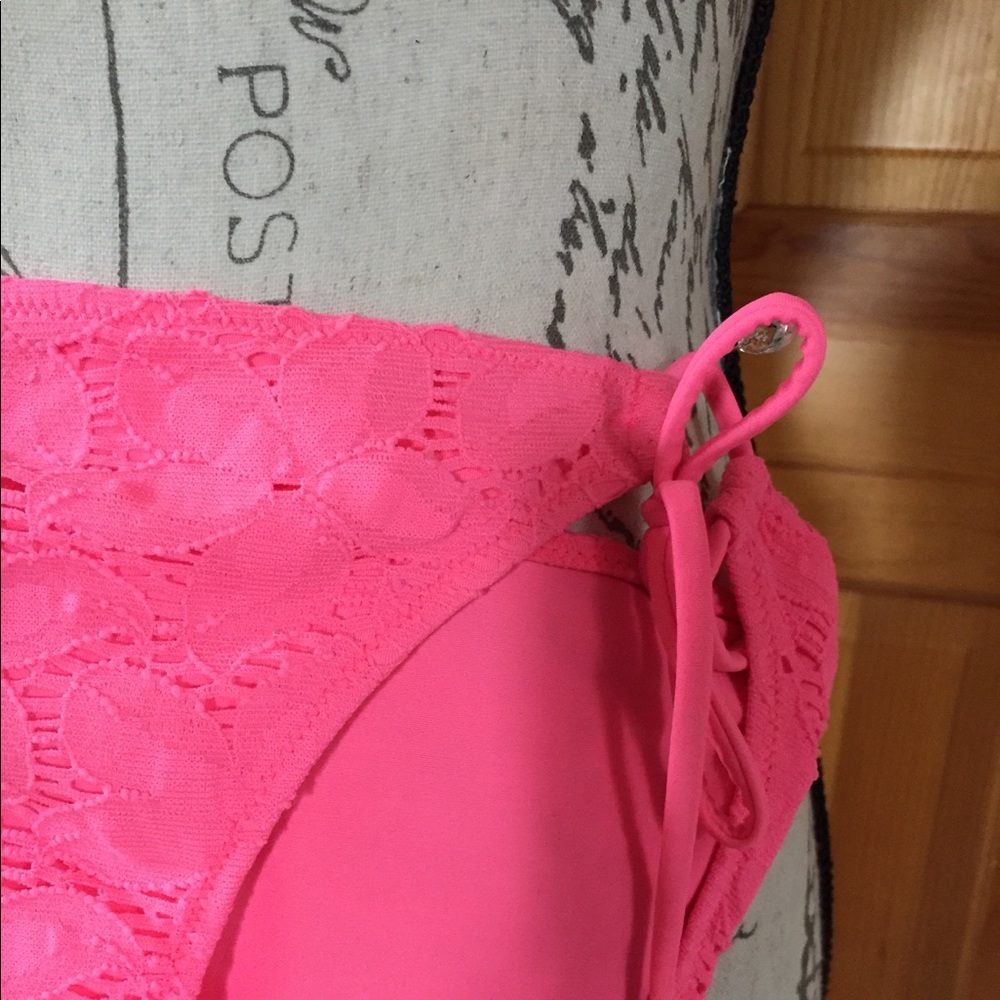 VS bathing suit - Picture 3 of 5